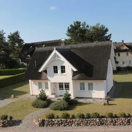 Reetdachhaus Kirchhof _ Fewo_cc 아파트 쾰핀제